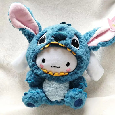 Peluche Kawaii de Cinnamoroll con Traje de Stitch – El Regalo Perfecto